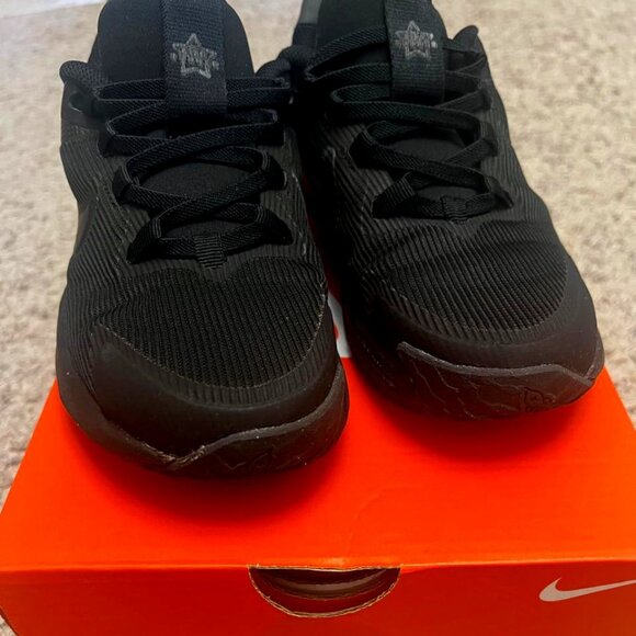 Nike Star Runner Shoes. - Picture 1 of 4